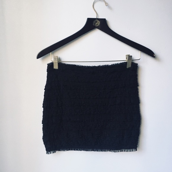 Guess bodycon lace mini skirt - Picture 3 of 8